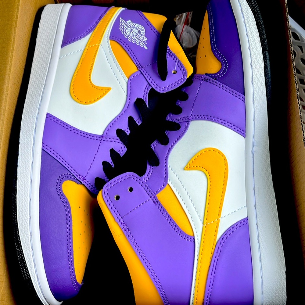 Jordan 1. Lakers